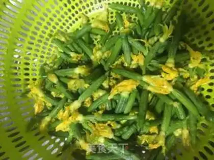 Make cucumber fried fish bags step 0