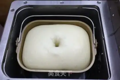 Make Chinese yogurt honey toast step 6