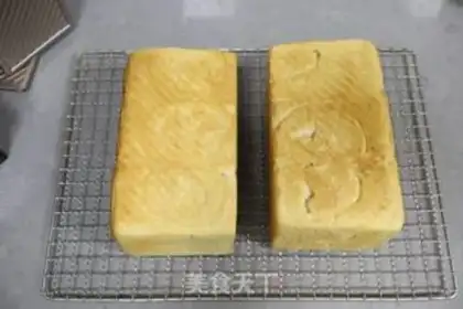 Make Chinese yogurt honey toast step 12