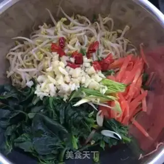 Make Bean sprouts spinach step 4