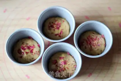 Make Roses brownie step 8