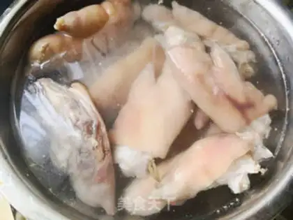 Make Red burning pig hoof step 2