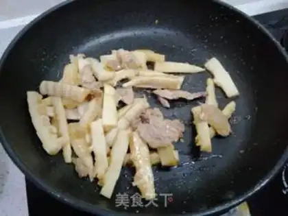 Make Spring fried meat step 2