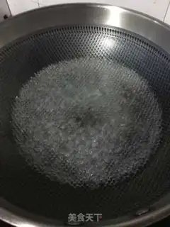 Make Little oily spinach fried goose eggs step 0