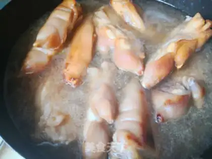 Make Red burning pig hoof step 5