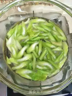 Make The lilies step 3