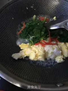 Make Little oily spinach fried goose eggs step 10