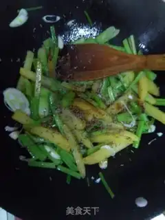 Make Celery with potatoes step 8