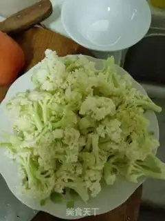 Make Tomato fried flowers step 0