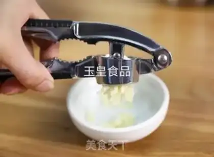 Make Spicy potato chips step 4