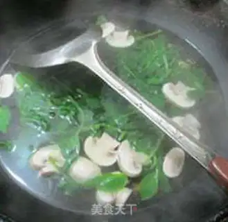 Make Fresh mushrooms and beans step 4