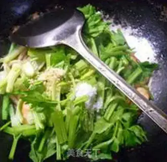 Make Shrimp celery fried noodles step 9