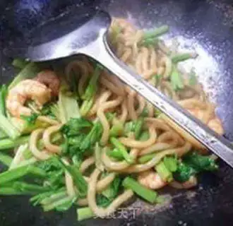 Make Shrimp celery fried noodles step 10