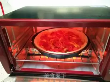 Make Tomato hot dog pizza step 5