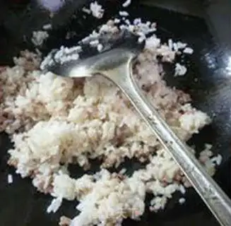 Make Cream beef paste fried rice step 6