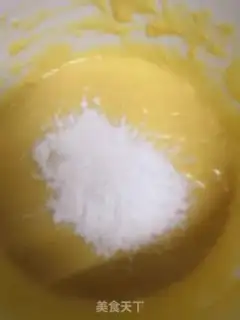 Make Maverick strawberry cake step 5