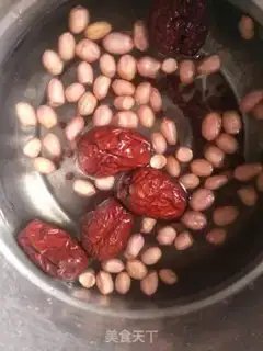 Make Four red soups step 1