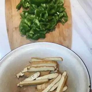 Make Piper dry fried eggs step 2