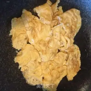 Make Piper dry fried eggs step 3