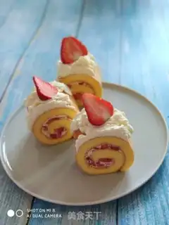 Make Strawberry roll step 14