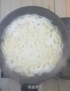 Make Sour spicy noodles step 2