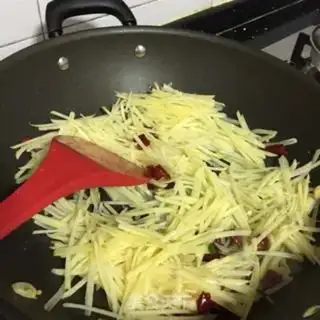 Make Spicy potatoes step 3