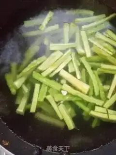 Make Scrambled eggs step 3