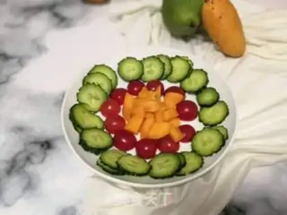 Make Fruit and vegetable platter salad step 4
