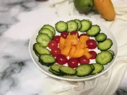 Make Fruit and vegetable platter salad step 5