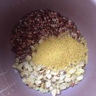 Make Bean money, red bean congee step 2