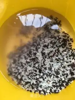 Make Black rice congee step 1