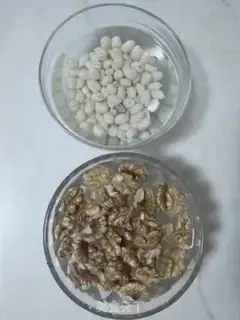 Make Peanut walnuts step 0