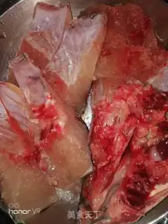 Make Cricket fried fish step 1