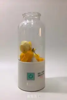 Make Banana mango milkshake step 1