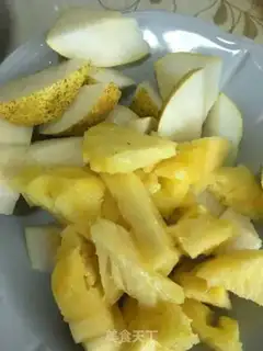 Make Pineapple pear juice step 4