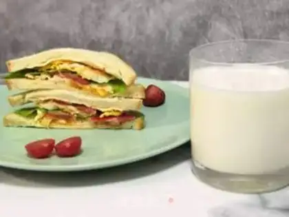 Make Egg sandwich step 4