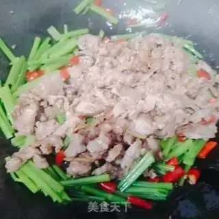 Make Celery and roast beef step 16
