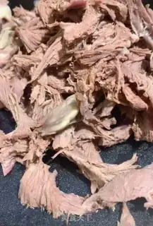 Make The cold hand tore the pig