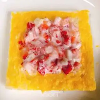 Make Strawberry yogurt pie step 5