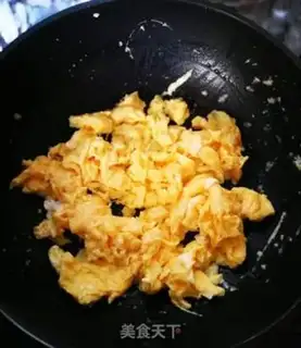 Make Garlic onion fried eggs step 4