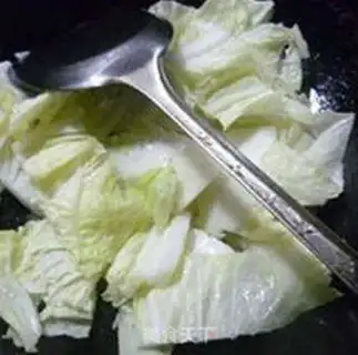Make "Hollow egg-burned cabbage." step 5