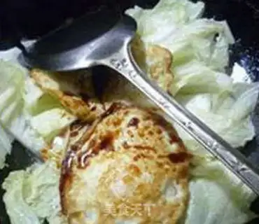 Make "Hollow egg-burned cabbage." step 6
