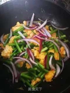 Make Garlic onion fried eggs step 6
