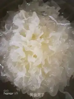 Make Silver Ear soup step 1