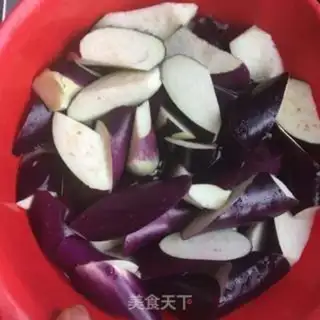 Make Sausage pork and eggplant step 1