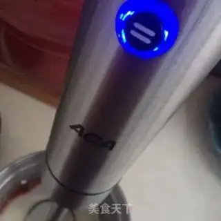 Make Strawberry shakes step 4