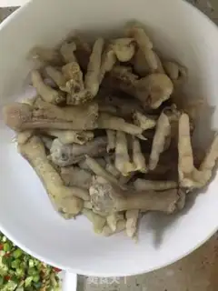 Make Spicy chicken claws step 1