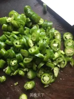 Make Chili fried eggs step 0