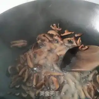 Make Cricket fried mushrooms step 4