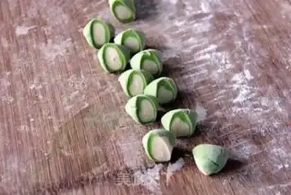 Make Spinach dumplings step 4